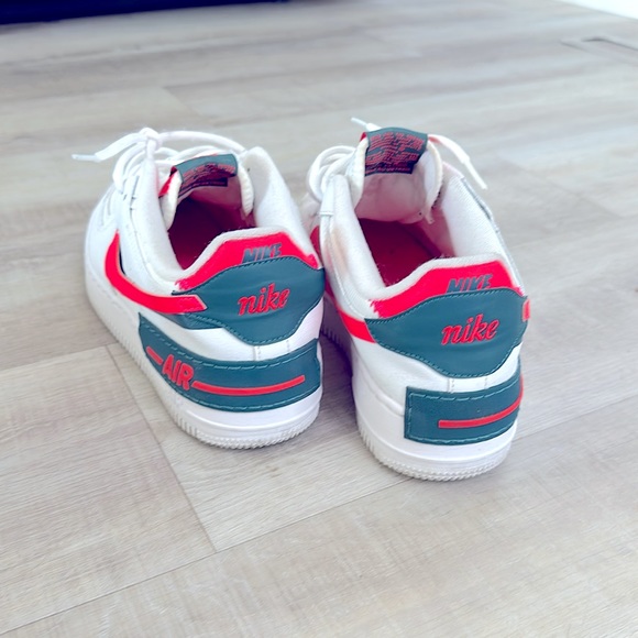 Woman Nike Air Force 1 Shadow 'White Solar Red' DB3902-100 - Picture 3 of 6